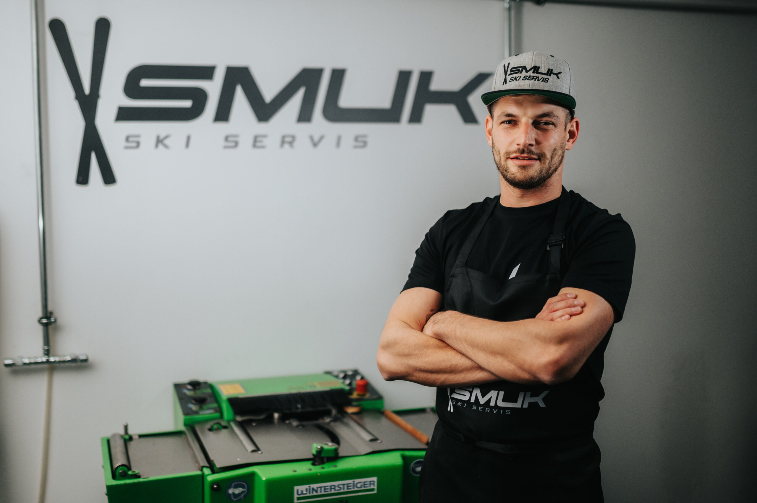 Strojni servis smuči na Wintersteiger strojih – PH Sport